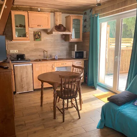 Charming In Walcourt, 30 M², With Terrace Apartamento