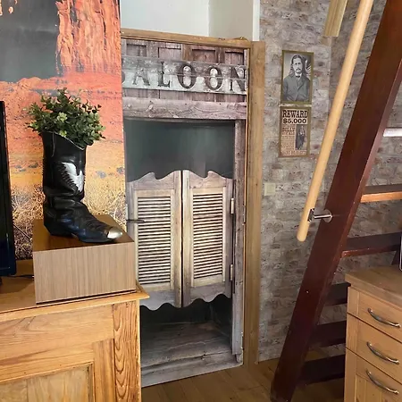 Apartamento Charming In Walcourt, 30 M², With Terrace