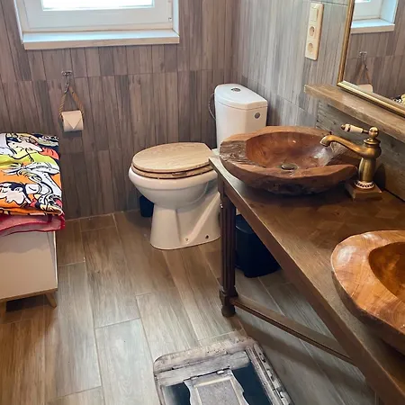Apartamento Charming In Walcourt, 30 M², With Terrace